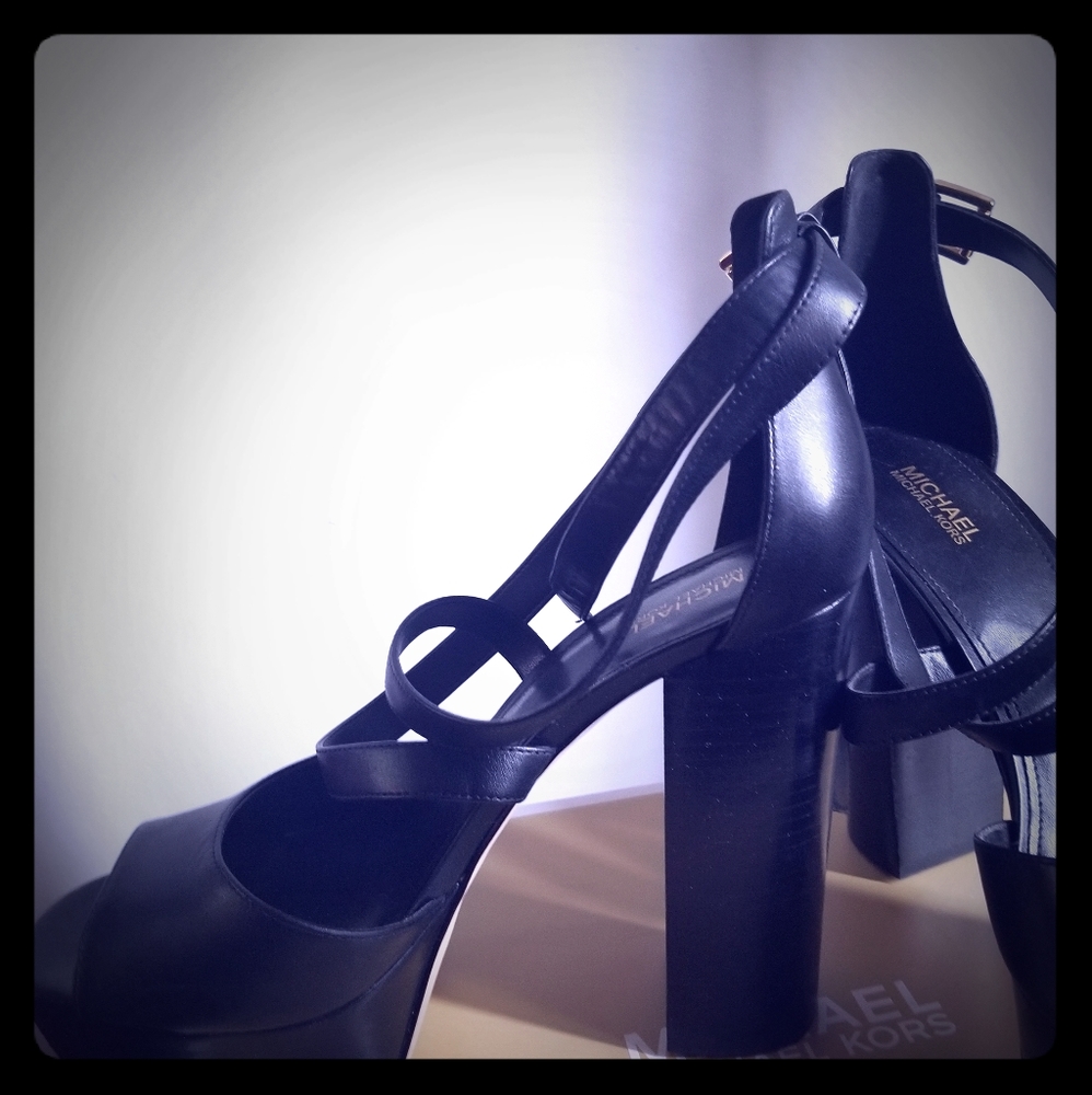 Michael Kors size 8 Heels